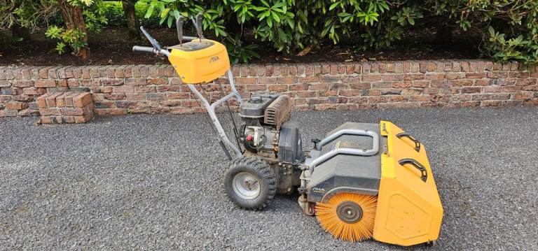 Stiga 800G Petrol Power Sweeper