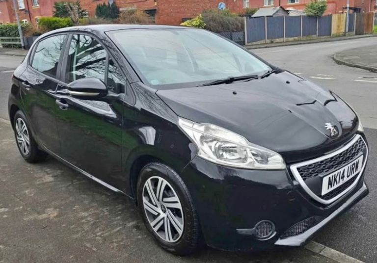 Peugeot, 208, , 999 (cc), 5 doors £20 tax ideal 1st car excellent condition 