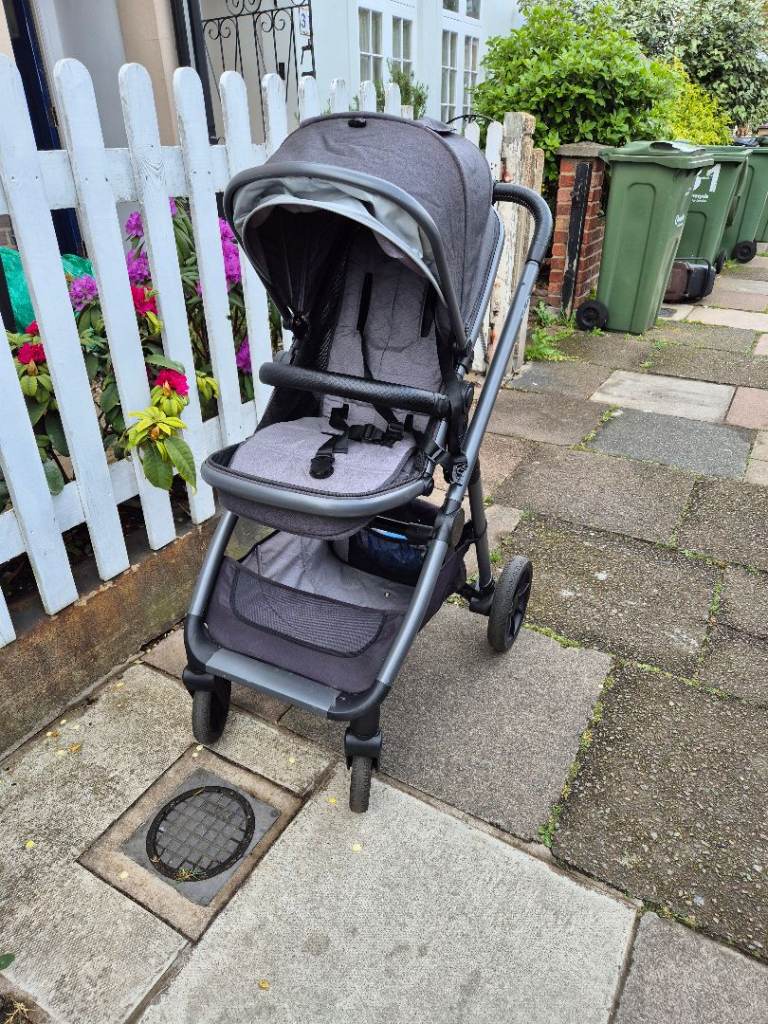 Ark Pushchair / foldable / Black - Complete set (carrycot, seat, rain cover etc)