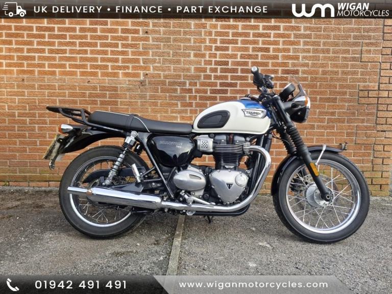 TRIUMPH BONNEVILLE T100