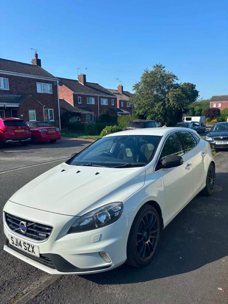 Volvo, V40, Hatchback, 2014, Manual, 1560 (cc), 5 doors
