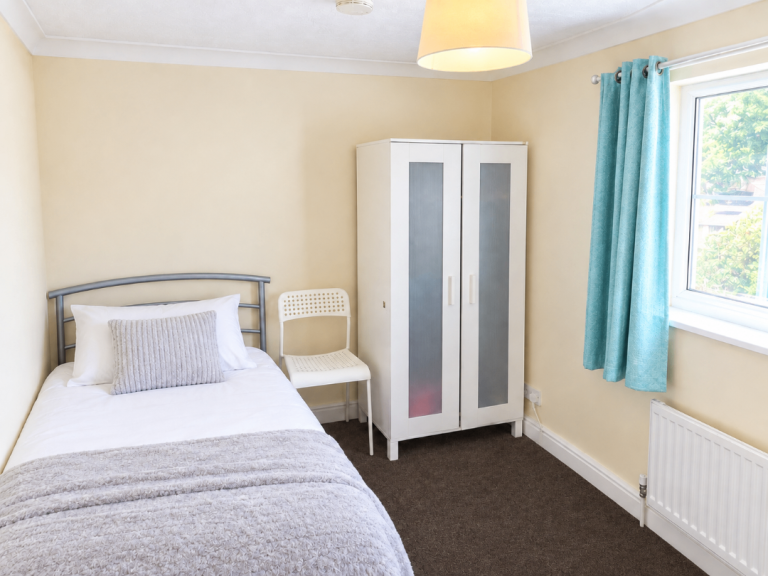 Fully inclusive private room for rent