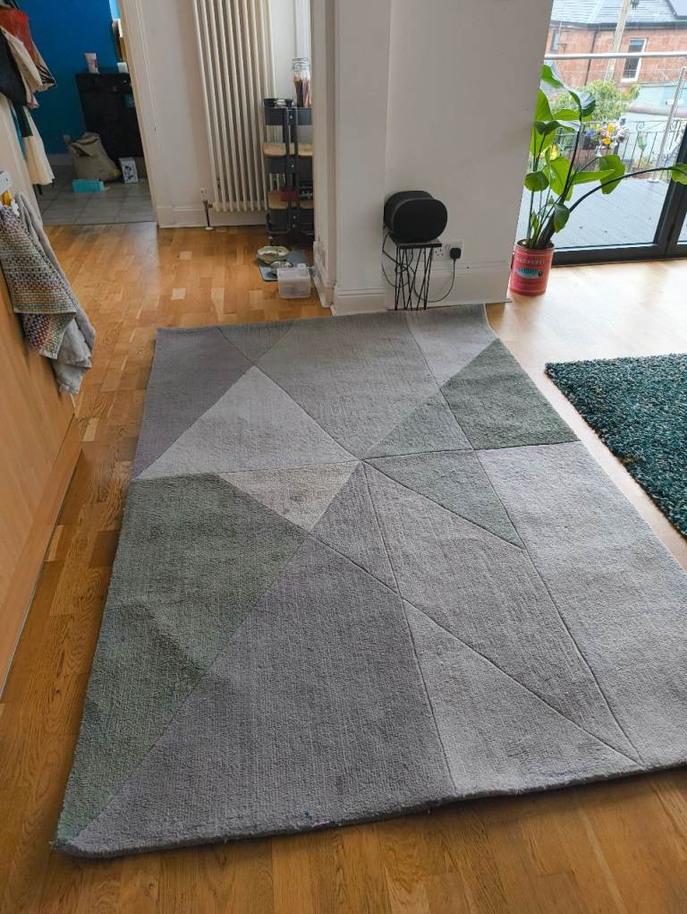 Rug free for collection Glasgow southside