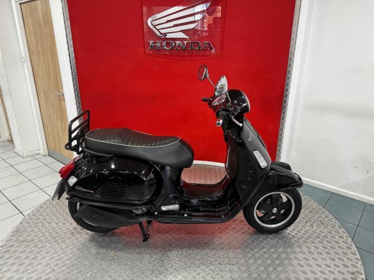 2009 '09' Piaggio Vespa GTS 300 SUPER