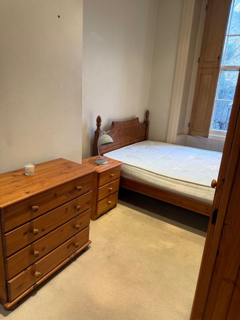 En-suite bedroom for immediate move in