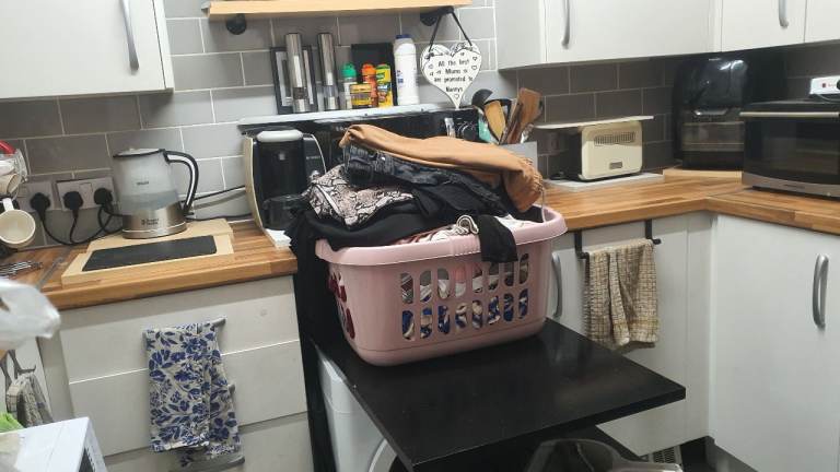 Quiet 2bed flat.. brilliant location 