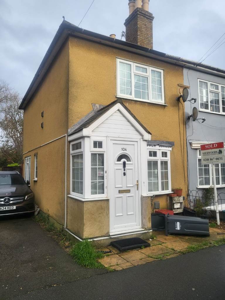3 bed room house for rent in feltham