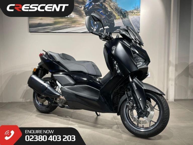 YAMAHA X-MAX 300 TECH MAX 2024 IN BLACK ONE OWNER FSH 3523 MILES