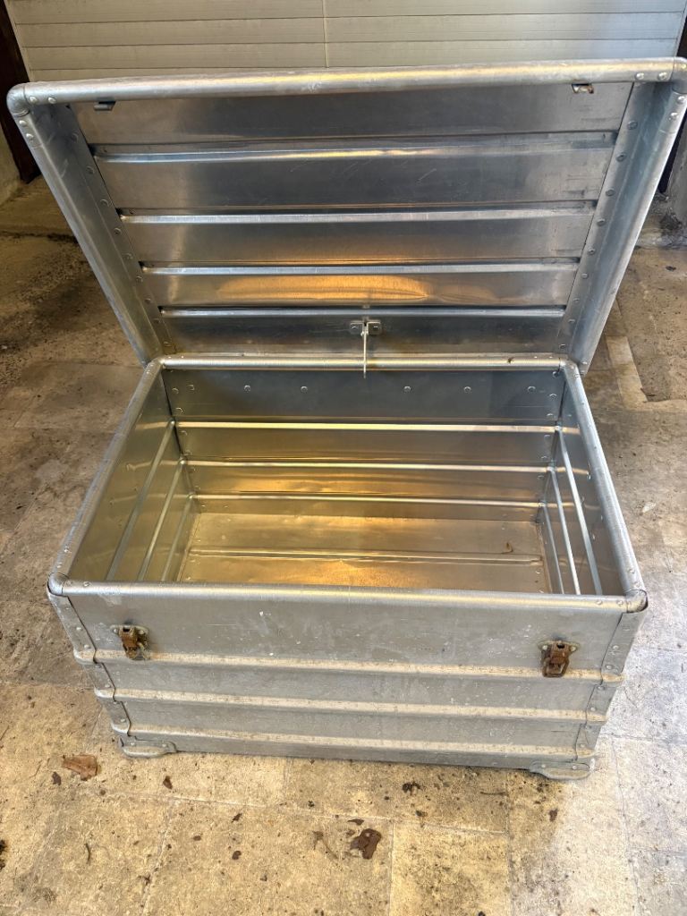 Large aluminium box / laundry basket