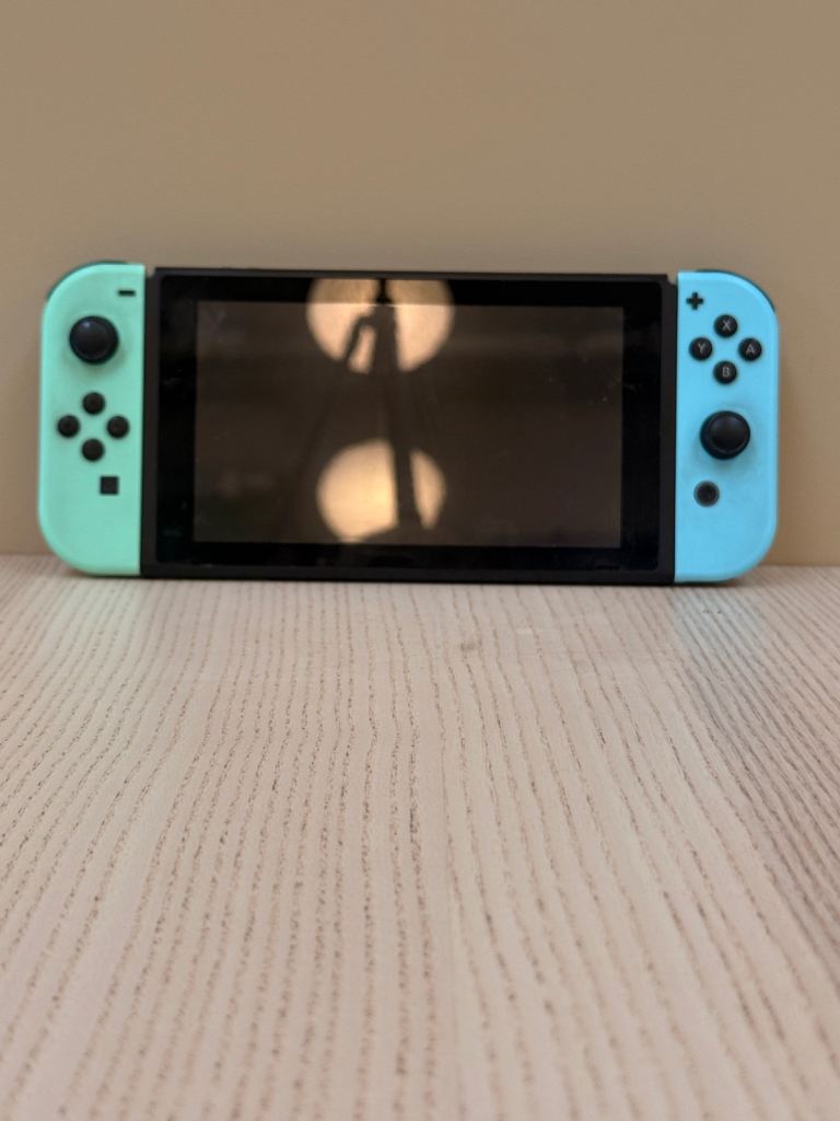 NINTENDO SWITCH + DOCK + POKÉMON PEARL