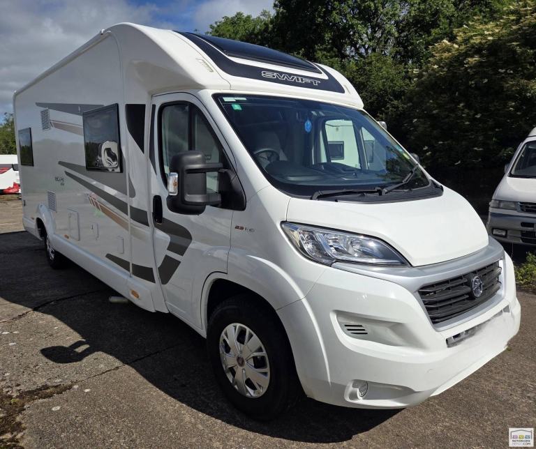 2019(69) SWIFT ESCAPE 674  6-BERTH - 5-BELT - UPGRADE SOLAR/INVERTER - HAB AC