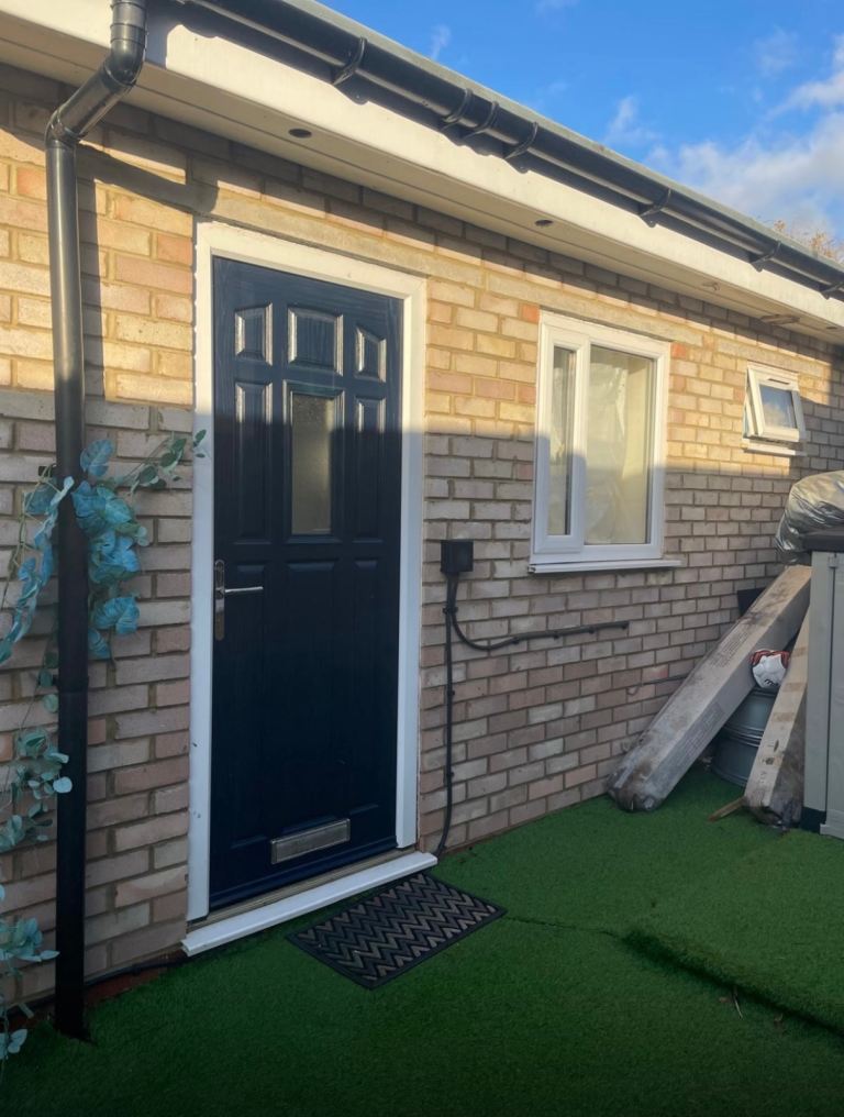 1 bed studio in west Bletchley near train station 