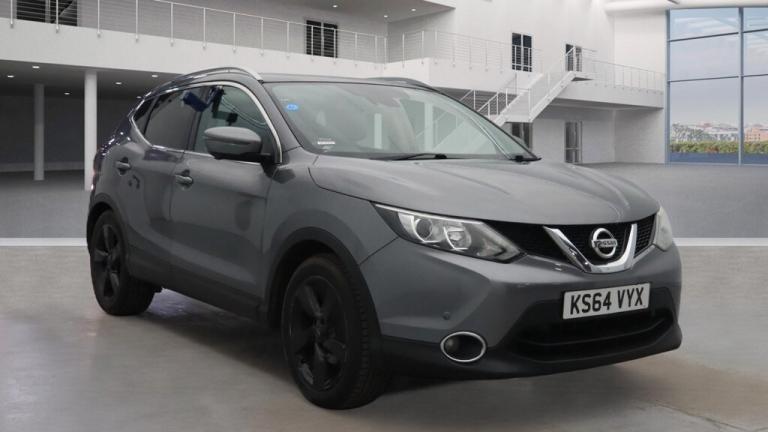 2015 Nissan Qashqai 1.5 dCi N-Tec+ 5dr ++ PANROOF / NAV / CAMERA / 20 TAX / 74.3 MPG ++ HATCHBACK...