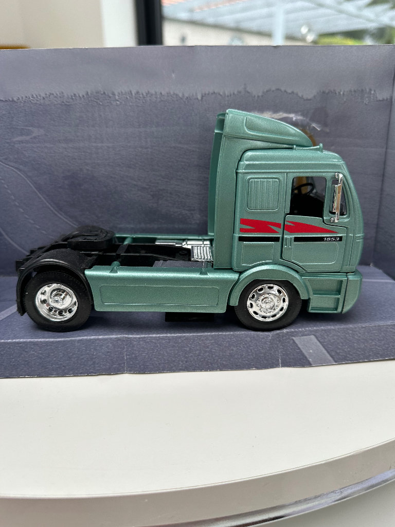 NEW-RAY MERCEDES BENZ 1853S TRUCK TRACTOR UNIT-GREEN - Die Cast Model Boxed