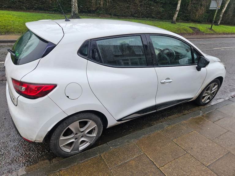 2016 1.5dci Renault clio - Low miles, FSH, £20 tax
