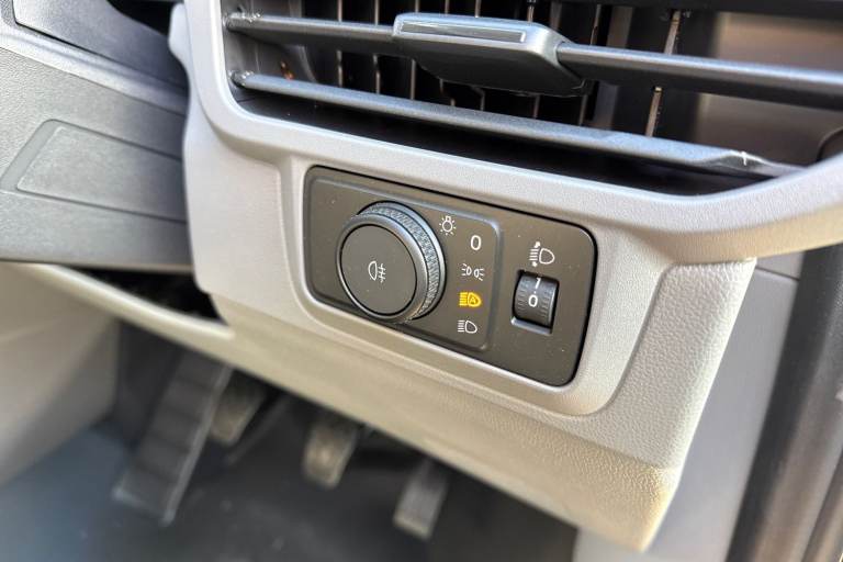 2025 Volkswagen Transporter 2.0 TDI T28 Commerce Pro FWD SWB Euro 6 (s/s) 5dr Van DIESEL Manual