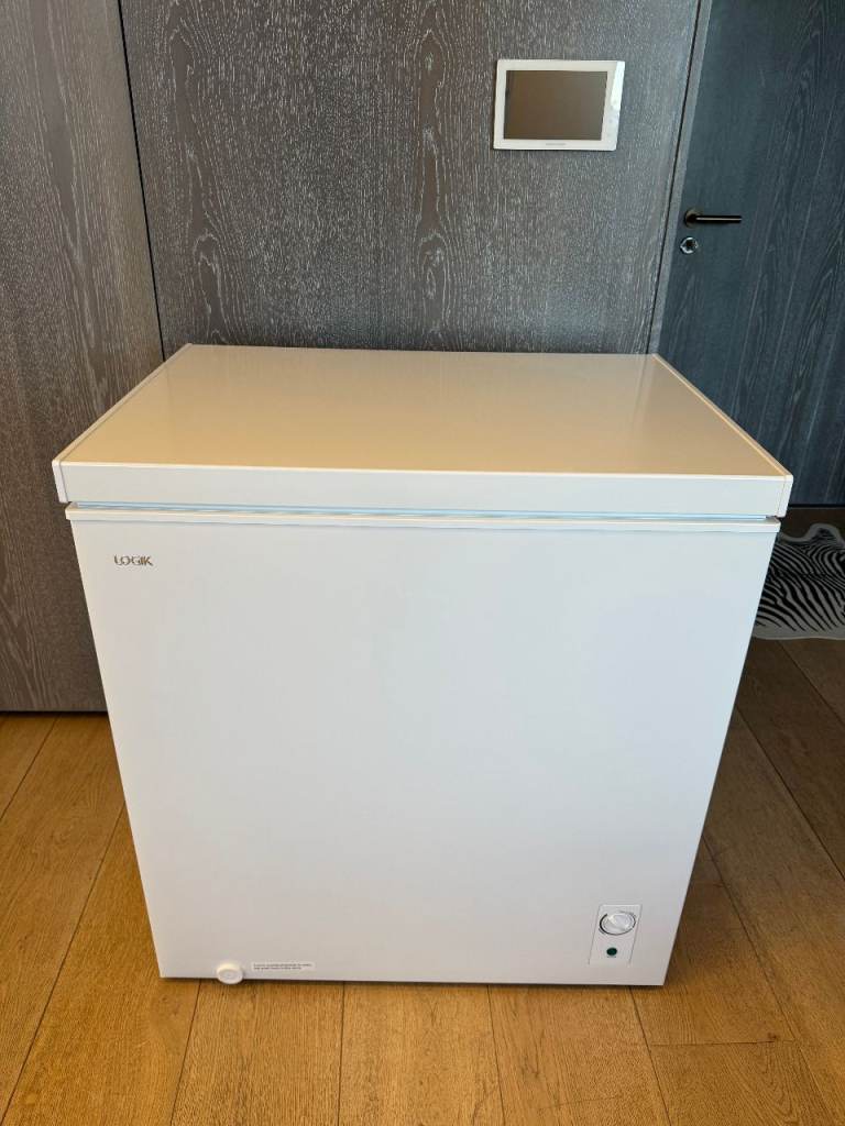 Logik L198CFW23 Chest Freezer – White | £100