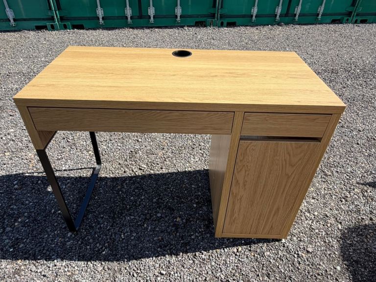 IKEA Micke oak effect wooden desk - Good condition