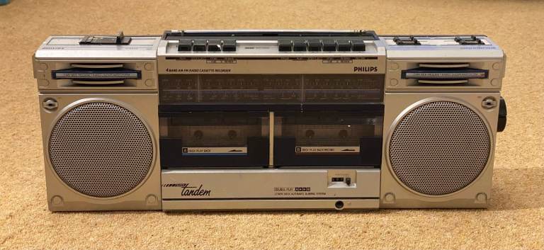 Philips 4 band AM FM Radio Cassette Recorder Model D8334.  2 Play Deck Automatic Dubbing System.