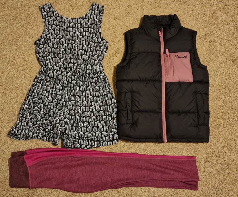 Small bundle of Girls clothes age 11 (body warmer is age 10-12)