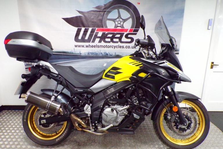 2017 SUZUKI DL650 V-STROM WITH SPOKED WHEELS AND TOP BOX