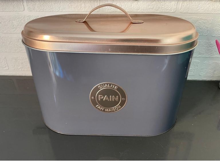 Tin bread bin