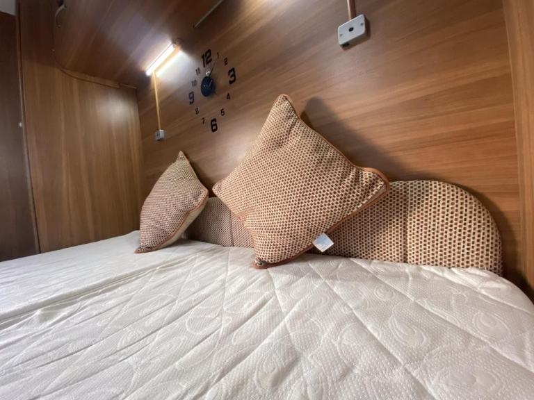 2013 ADRIA ALTEA TRENT 4 BERTH LUXURY TOURING CARAVAN