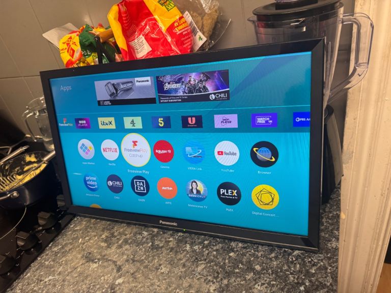 24" Panasonic Smart tv No stand 