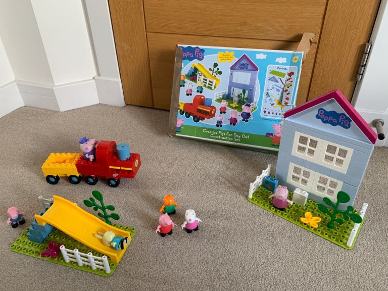 Peppa Pig - Grandpa Pig’s Fun Day Out Construction Set