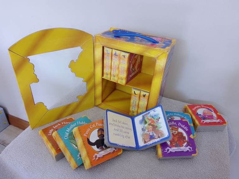 VINTAGE MY LITTLE LIBRARY OF CLASSIC NURSERY RHYMES-12 HARDBACK BOOKS IN A DISPLAY CASE