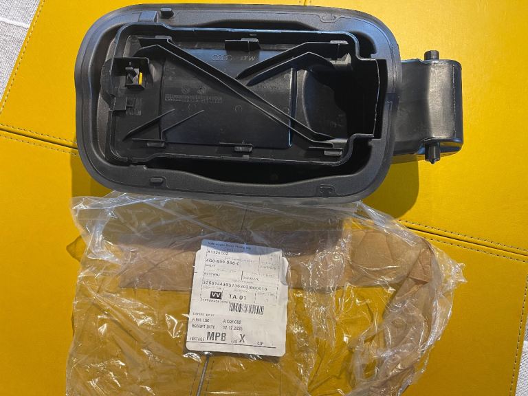 Genuine Audi A6 C7 Fuel Tank Filler Flap - 4G0809906C