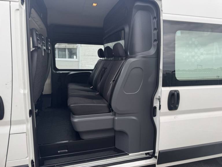 2020 Peugeot Boxer 2.0 BlueHDi 335 Built for Business Professional Crew Van 5dr Diesel Manual  PA...