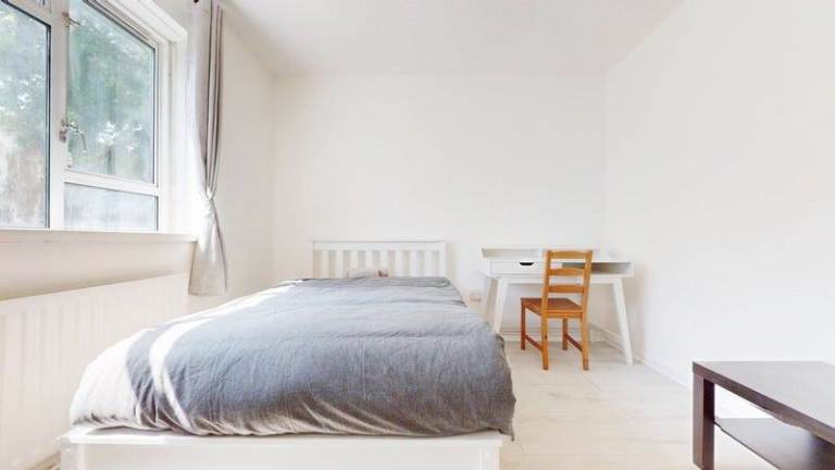 AFFORDABLE DOUBLE ROOM IN SEVEN SISTERS - AVAILABLE IMMEDIATELY ✨