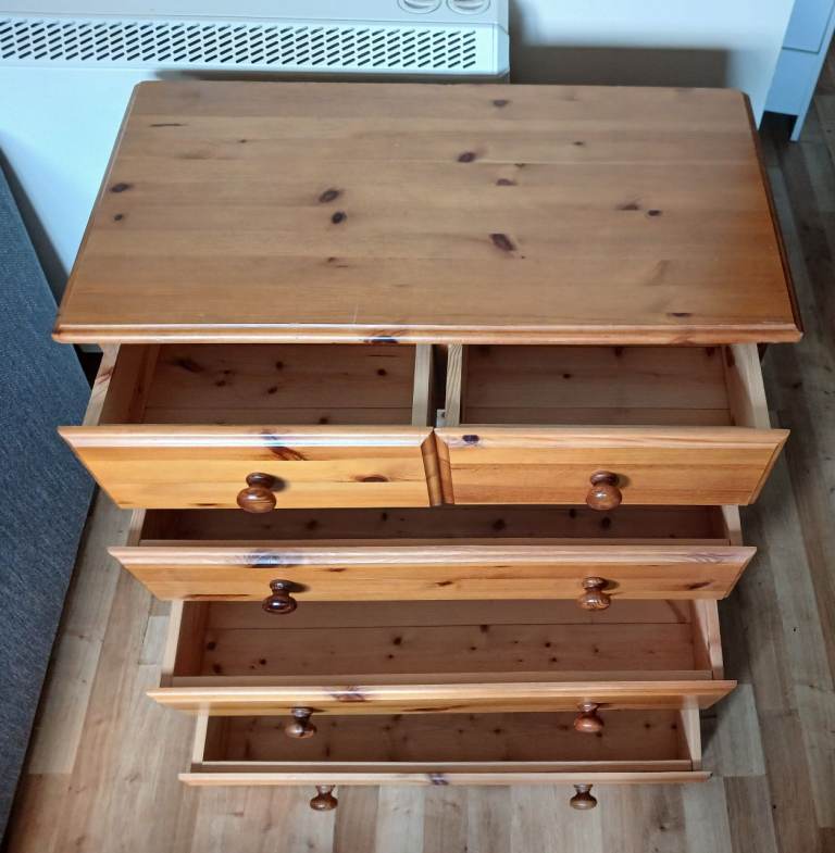 Heavy Pine chest of drawers