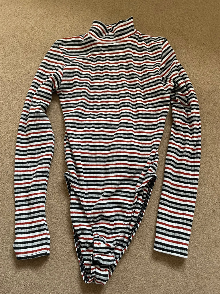 Bundle of bodysuits, size 6