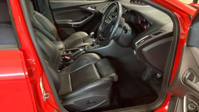 2018 Ford Focus 2.0T EcoBoost ST-3 Navigation 5dr HATCHBACK PETROL Manual