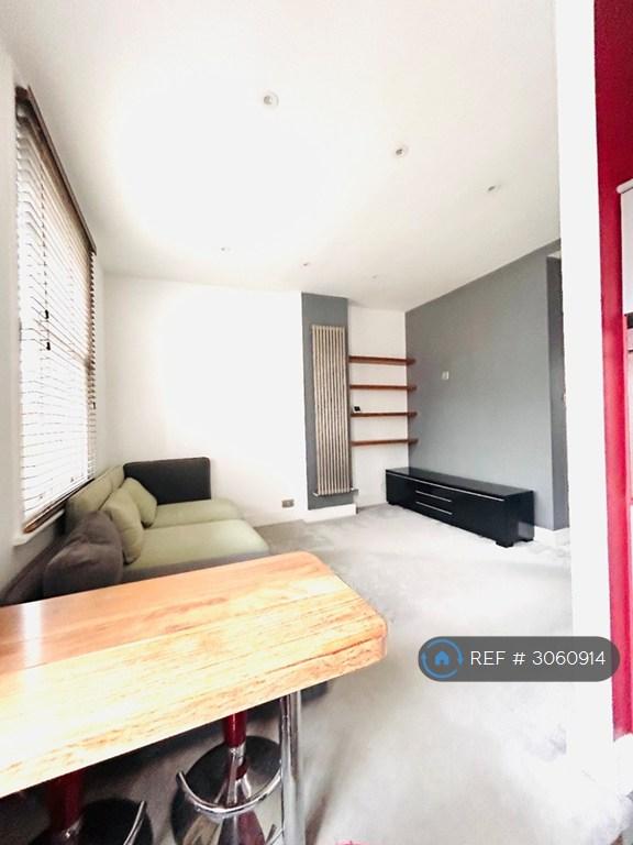 2 bedroom flat in Jeffreys Road, London, SW4 (2 bed) (#3060914)