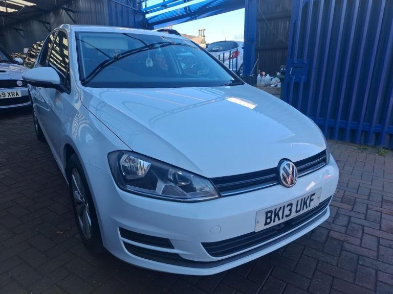 VOLKSWAGEN GOLF 1.6 TDI BlueMotion Tech SE Euro 5 (s/s) 5dr 2013