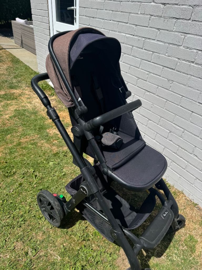 Silver Cross Coast Carry Cot & Pushchair plus some accessories 