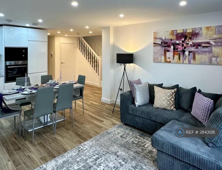 3 bedroom house in Ballards Way, Croydon, CR0 (3 bed) (#2843126)