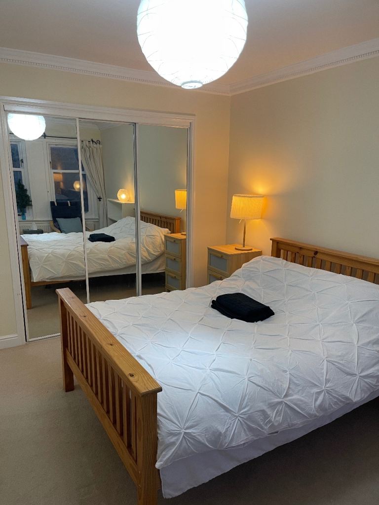 A Flat in the West End for rent