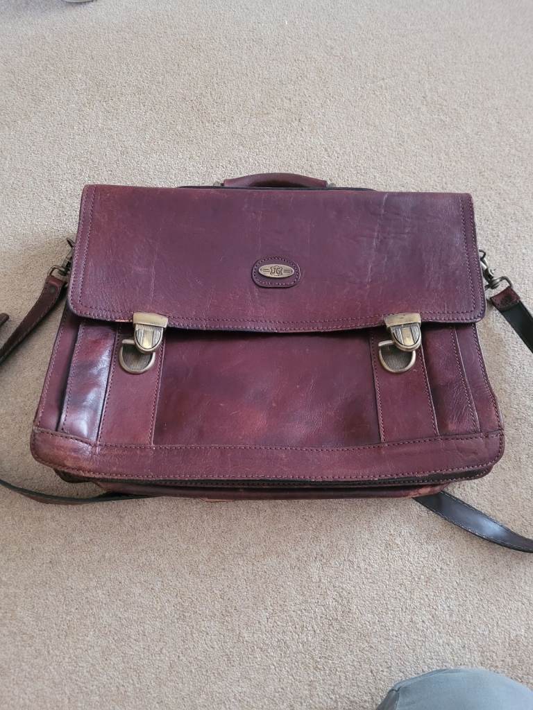 Leather briefcase 