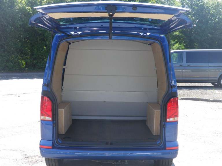 VOLKSWAGEN TRANSPORTER T32 2.0 TDI 150 Highline LWB KOMBI 2024