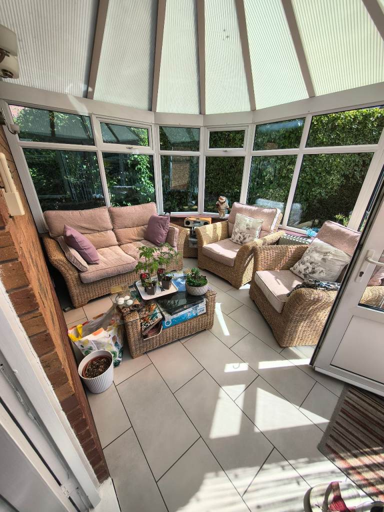 Conservatory furniture set basket weave/rattan superb cond settee 2 chairs coffee table  side stand