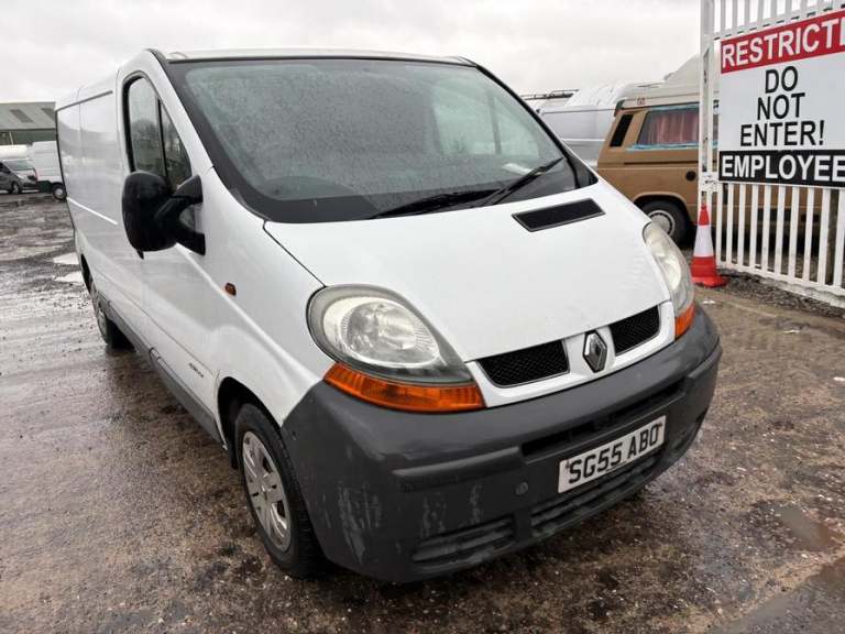 2005 Renault Trafic LL29 dCi 100 Panel Van DIESEL Manual