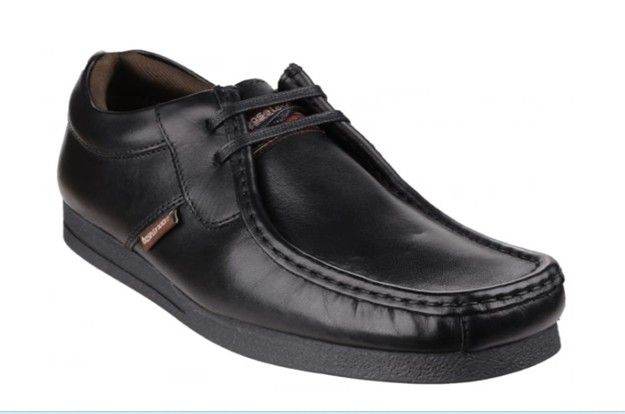 Base Storm Mens leather lace up shoes Size 9 - New/Boxed - Collect SO31