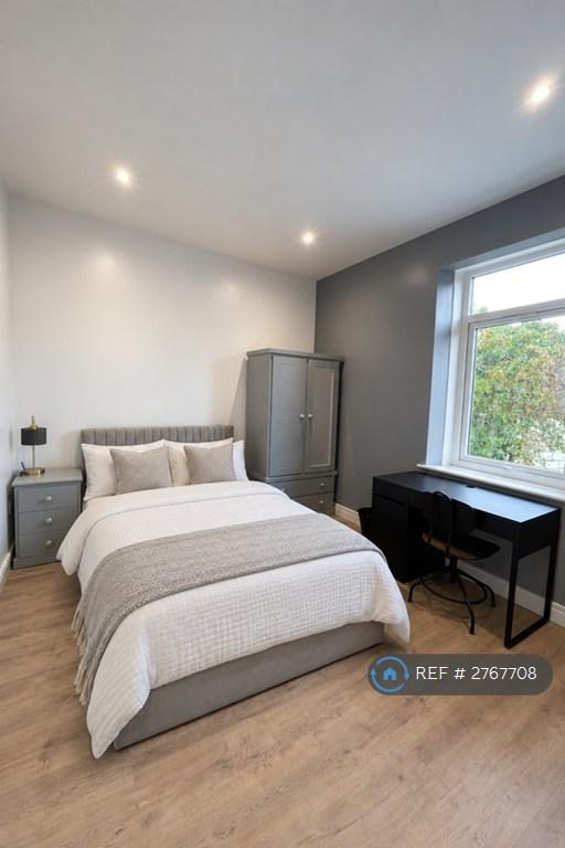 1 bedroom in Ash Street, Huddersfield, HD1 (#2767708)