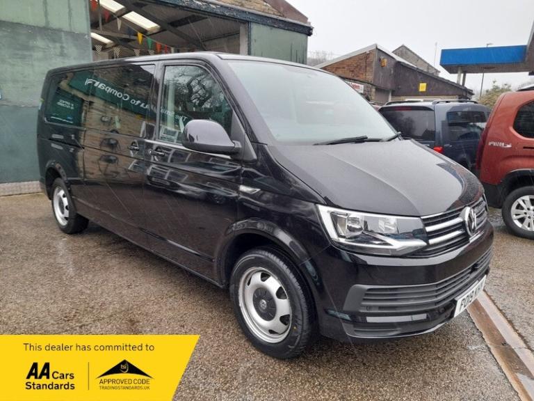 Volkswagen Transporter T32 TDI SHUTTLE SE BMT, 1 OWNER, 9 SEATS AUTO, LWB, BLACK