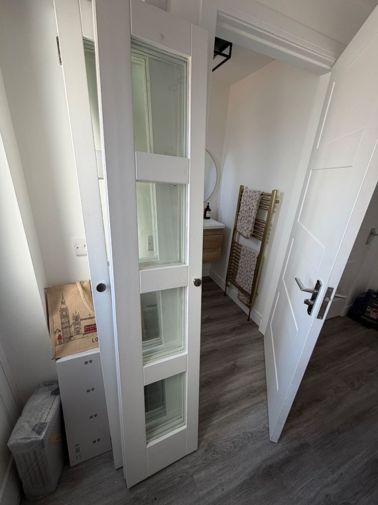 Bi fold internal doors