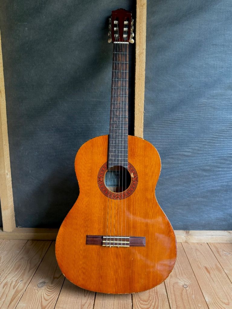 Yamaha C40 Classical Guitar — Full Size, Nylon String